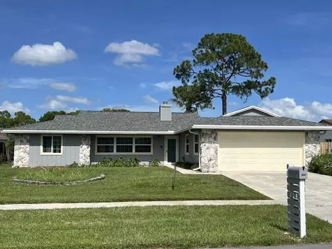 414 Las Palmas St, Royal Palm Beach, FL 33411