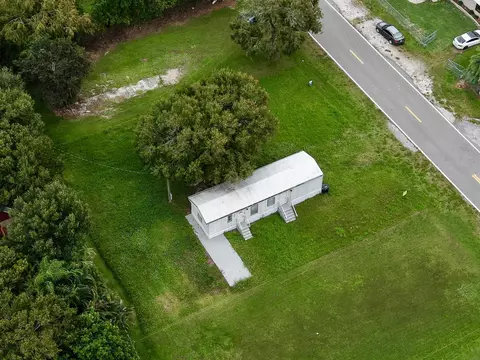 585 NW Avenue D, Moore Haven, FL 33471 photo 17
