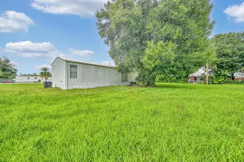 585 NW Avenue D, Moore Haven, FL 33471 photo 25