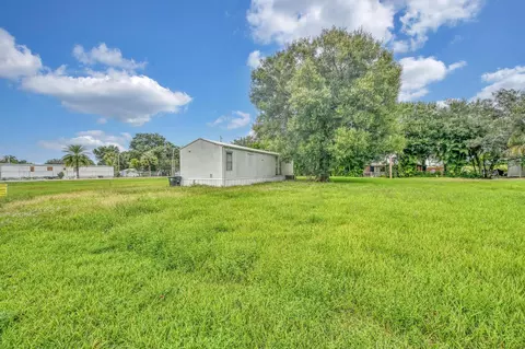 585 NW Avenue D, Moore Haven, FL 33471 photo 16
