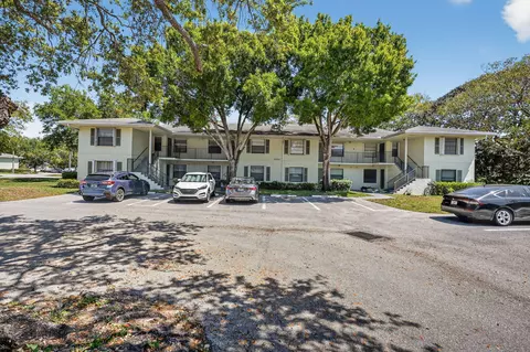 2301 Sabal Ridge Ct #H, Palm Beach Gardens, FL 33418