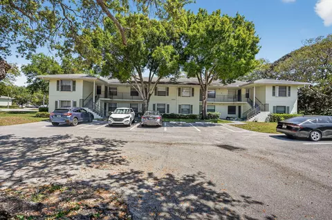 2301 Sabal Ridge Ct #H, Palm Beach Gardens, FL 33418