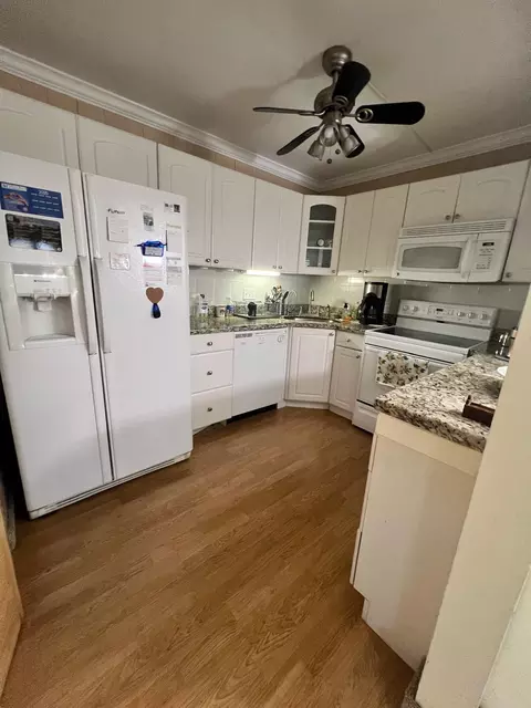 3561 Pine Tree Ct #C-2, Greenacres, FL 33463