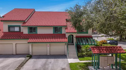 9 Lexington Ln E #H, Palm Beach Gardens, FL 33418