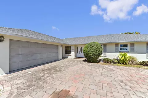 315 SW 12th Ave, Boynton Beach, FL 33435