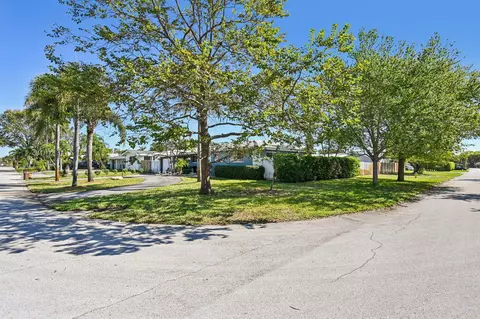 818 SE 9th Ter, Deerfield Beach, FL 33441