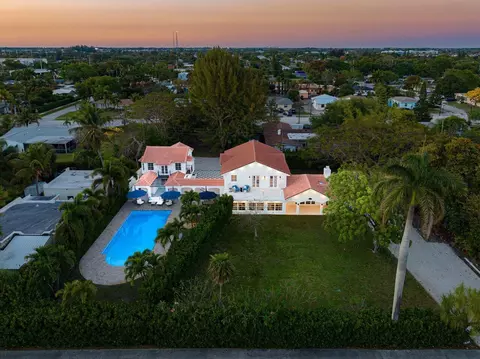 321 SW 1st Ave, Boynton Beach, FL 33435