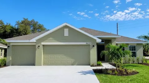 8802 Waterstone Blvd, Fort Pierce, FL 34951