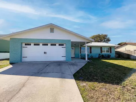 1930 NE 23rd Ter, Jensen Beach, FL 34957