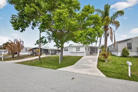 7338 SE Redbird Cir, Hobe Sound, FL 33455