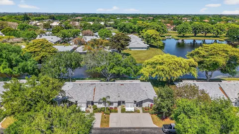 View/Area - 8901 Windtree St, Boca Raton, FL 33496 photo 6 of 23