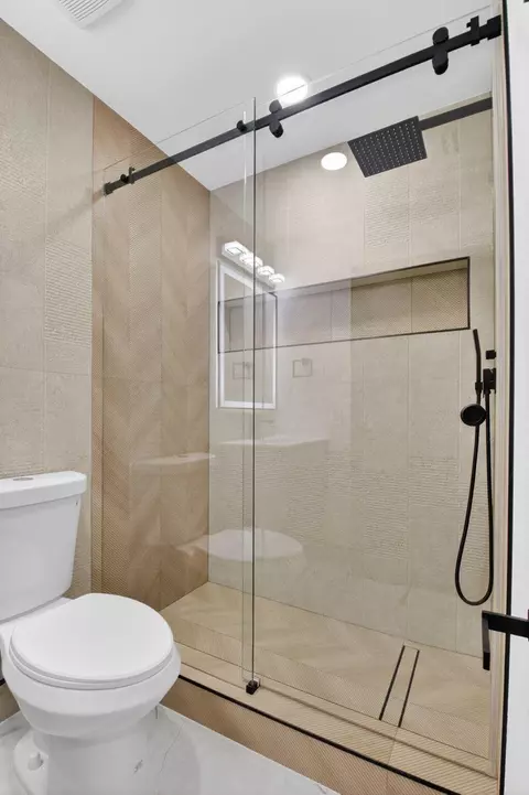 Bath - 8901 Windtree St, Boca Raton, FL 33496 photo 6 of 6