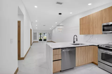 Entry Way - 8901 Windtree St, Boca Raton, FL 33496 photo 3 of 6
