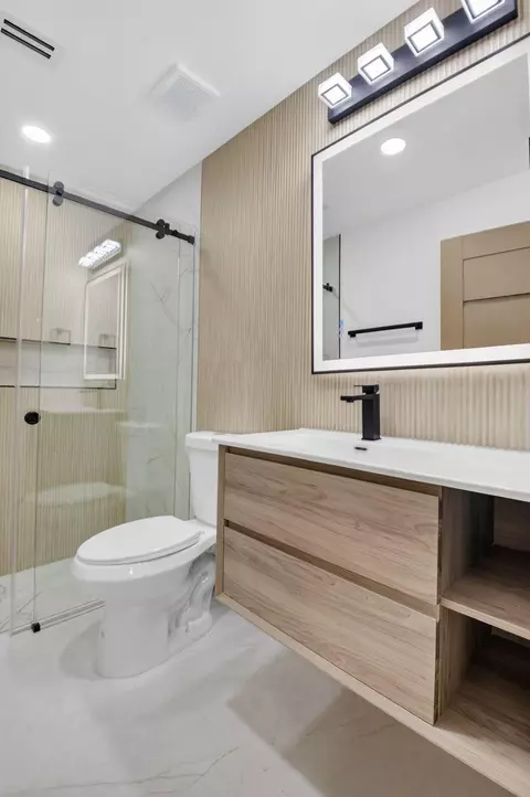 Bath - 8901 Windtree St, Boca Raton, FL 33496 photo 3 of 6