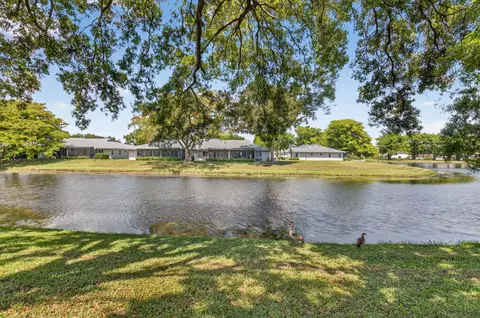 View/Area - 8901 Windtree St, Boca Raton, FL 33496 photo 3 of 23