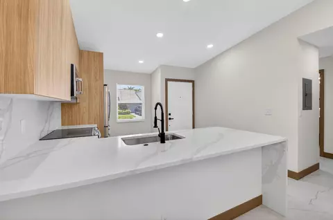 Kitchen - 8901 Windtree St, Boca Raton, FL 33496 photo 3 of 4