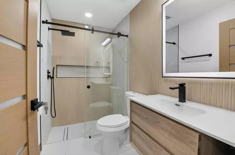 Bath - 8901 Windtree St, Boca Raton, FL 33496 photo 1 of 6