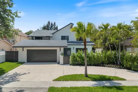 911 Mockingbird Ln, Plantation, FL 33324