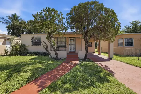 874 NW 74th St, Miami, FL 33150