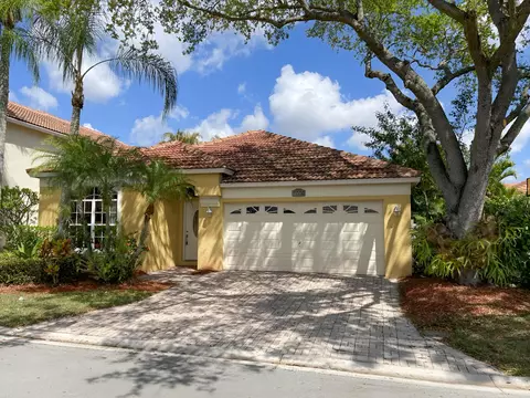 5338 Edenwood Ln, Riviera Beach, FL 33418