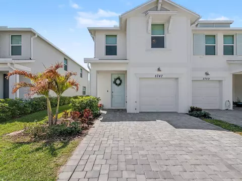 5747 SEdgewater Cir, Stuart, FL 34997