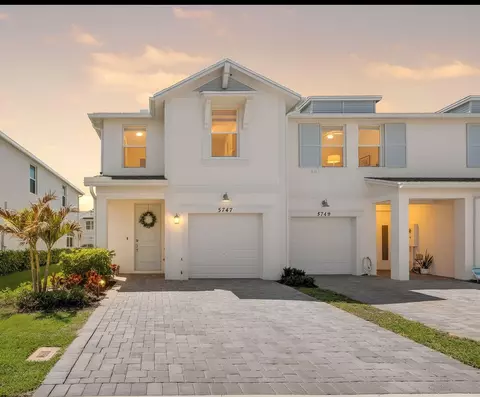 5747 SEdgewater Cir, Stuart, FL 34997