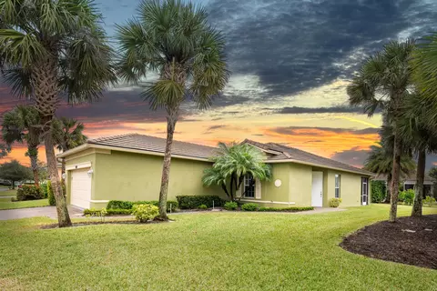 9692 SW Lindale Trace Blvd, Port Saint Lucie, FL 34987