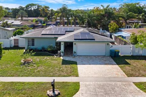 8017 NW 74th Ter, Tamarac, FL 33321