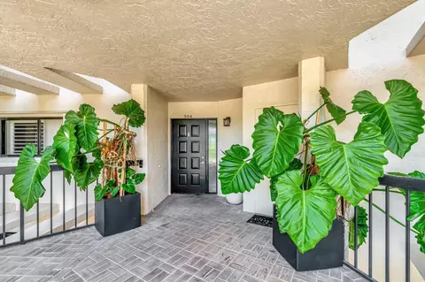 5279 S Fountains Dr S #304, Lake Worth, FL 33467