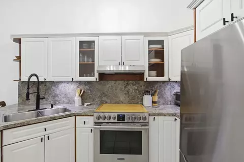 Kitchen - 5465 W 27th Ln, Hialeah, FL 33016 photo 3 of 3