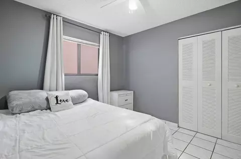 Bedroom - 5465 W 27th Ln, Hialeah, FL 33016 photo 4 of 4
