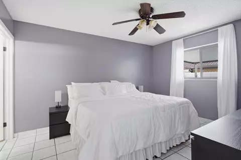 Bedroom - 5465 W 27th Ln, Hialeah, FL 33016 photo 1 of 4