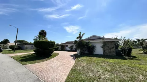 5728 S Bayberry Ln, Tamarac, FL 33319