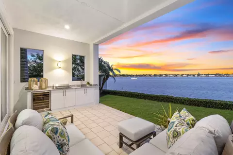 100 Water Club Ct N, North Palm Beach, FL 33408