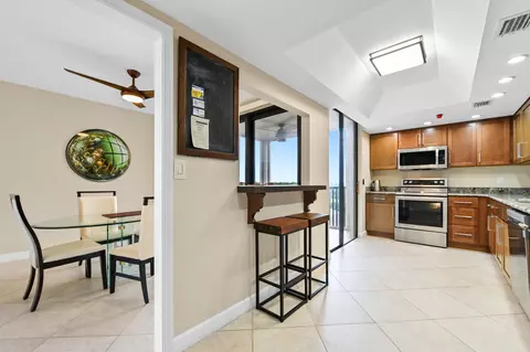 5951 Wellesley Park Dr #702, Boca Raton, FL 33433