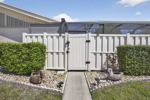 5662 Golden Eagle Cir, Palm Beach Gardens, FL 33418