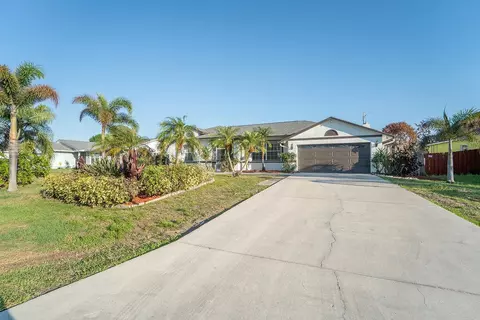 762 SW Ancona Rd, Port Saint Lucie, FL 34953
