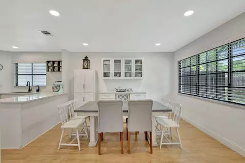 146 Weybridge Cir #B, Royal Palm Beach, FL 33411