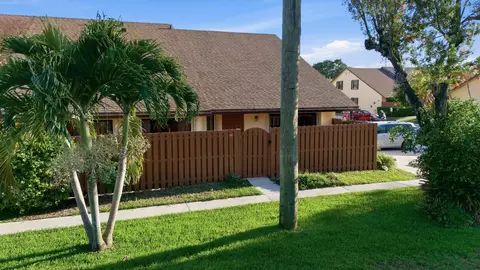 131 Springdale Cir, Palm Springs, FL 33461