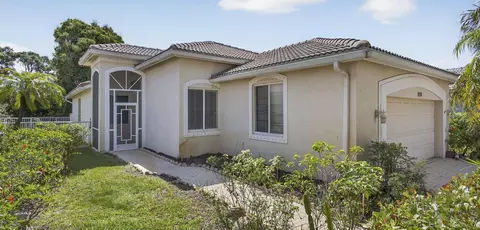 9198 Clipper Cir, West Palm Beach, FL 33411