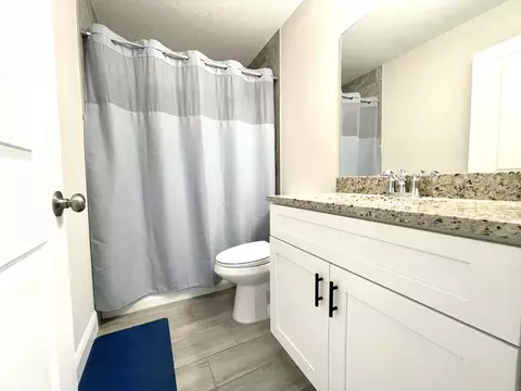 Bath - 1320 SW 44th Blvd, Okeechobee, FL 34974 photo 3 of 4