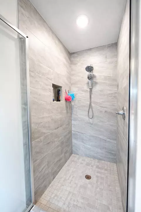Bath - 1320 SW 44th Blvd, Okeechobee, FL 34974 photo 2 of 4