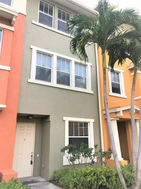 810 Marina Del Ray Ln #7, West Palm Beach, FL 33401