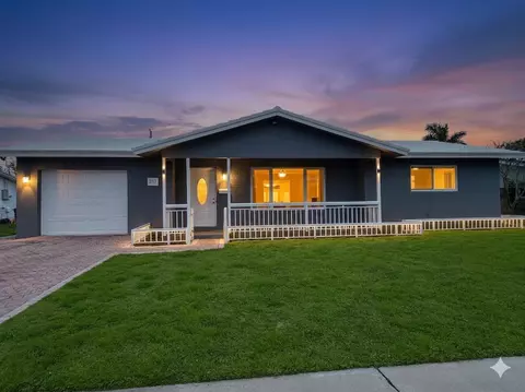 257 SW 5th St, Boca Raton, FL 33432