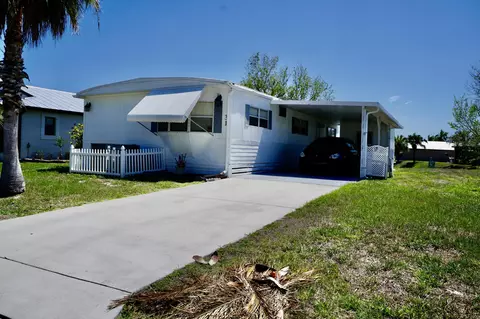 31 Mediterranean Blvd N, Port Saint Lucie, FL 34952