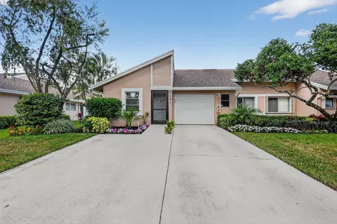 8081 Springtree Rd, Boca Raton, FL 33496