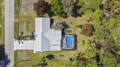 2225 SE Flanders Rd, Port Saint Lucie, FL 34952
