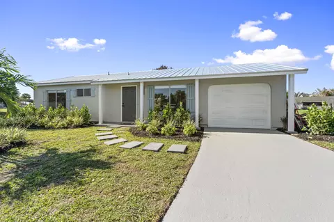 1900 SE Ancora Ct, Port Saint Lucie, FL 34952