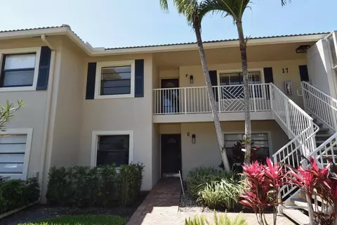 17 E Stratford Dr E #F, Boynton Beach, FL 33436