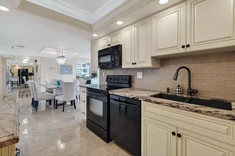 Kitchen - 1300 S Highway A1a #320, Jupiter, FL 33477 photo 5 of 5